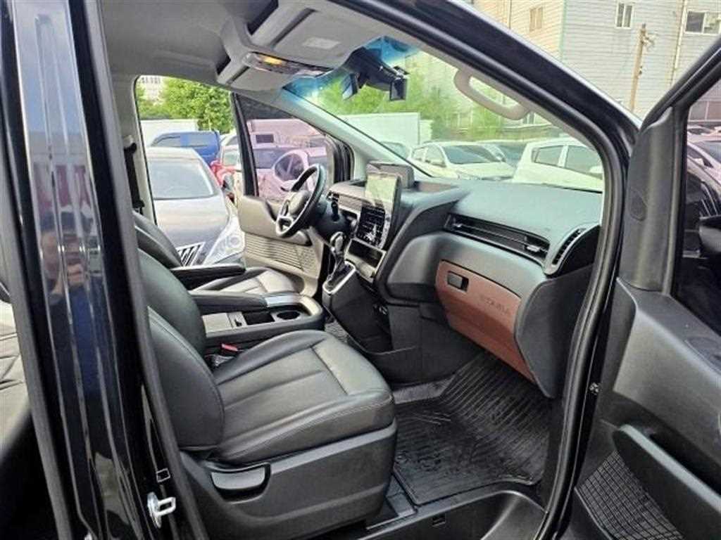 HYUNDAI Staria - Vista 9