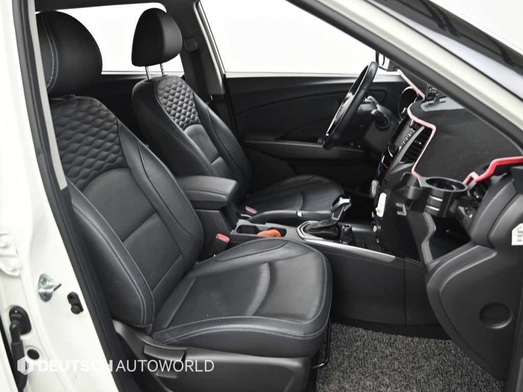 Ssangyong Tivoli - Vista 10