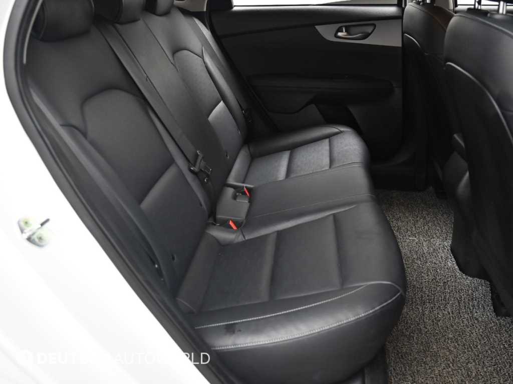 KIA K3 - Vista 12