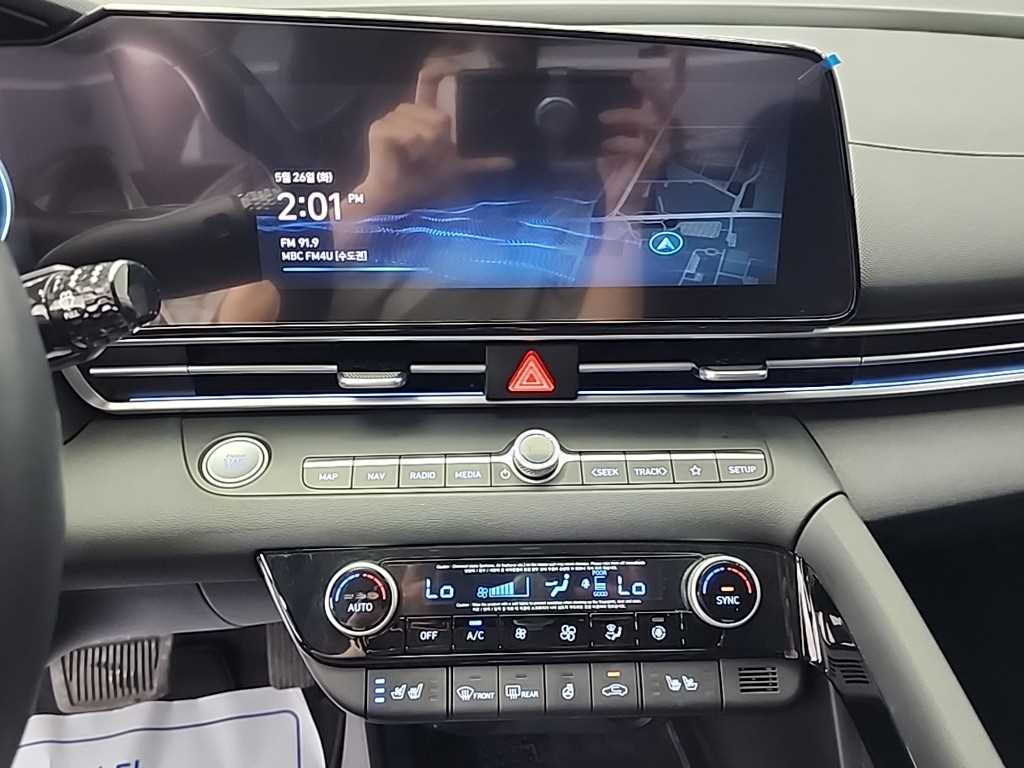 HYUNDAI Avante - Vista 10