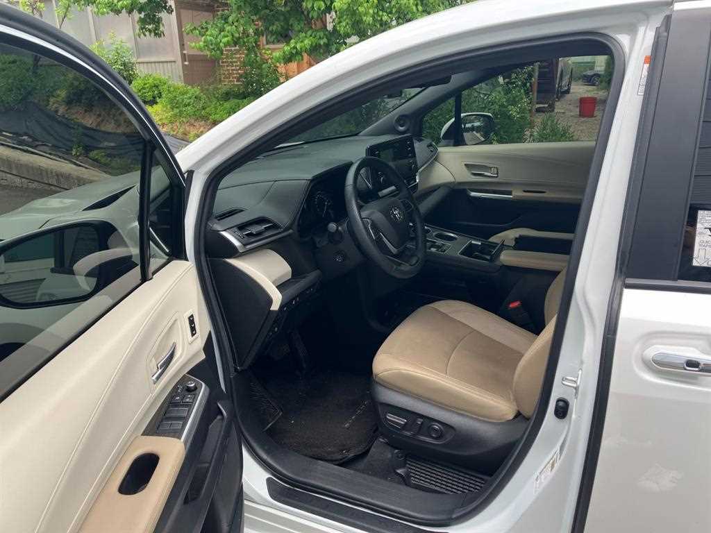 Toyota Siena - Vista 8