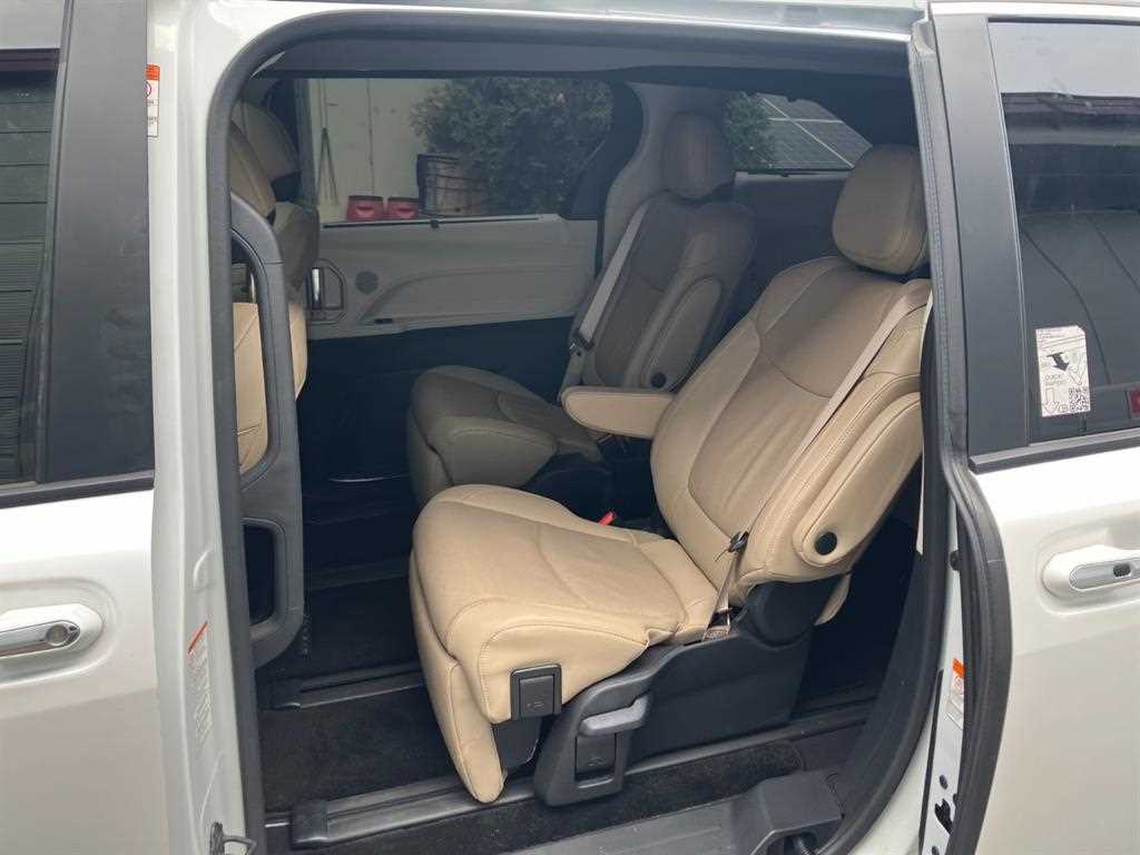 Toyota Siena - Vista 9