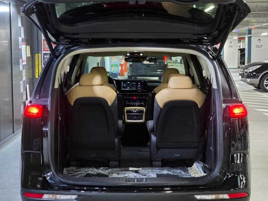 KIA Carnival - Vista 5