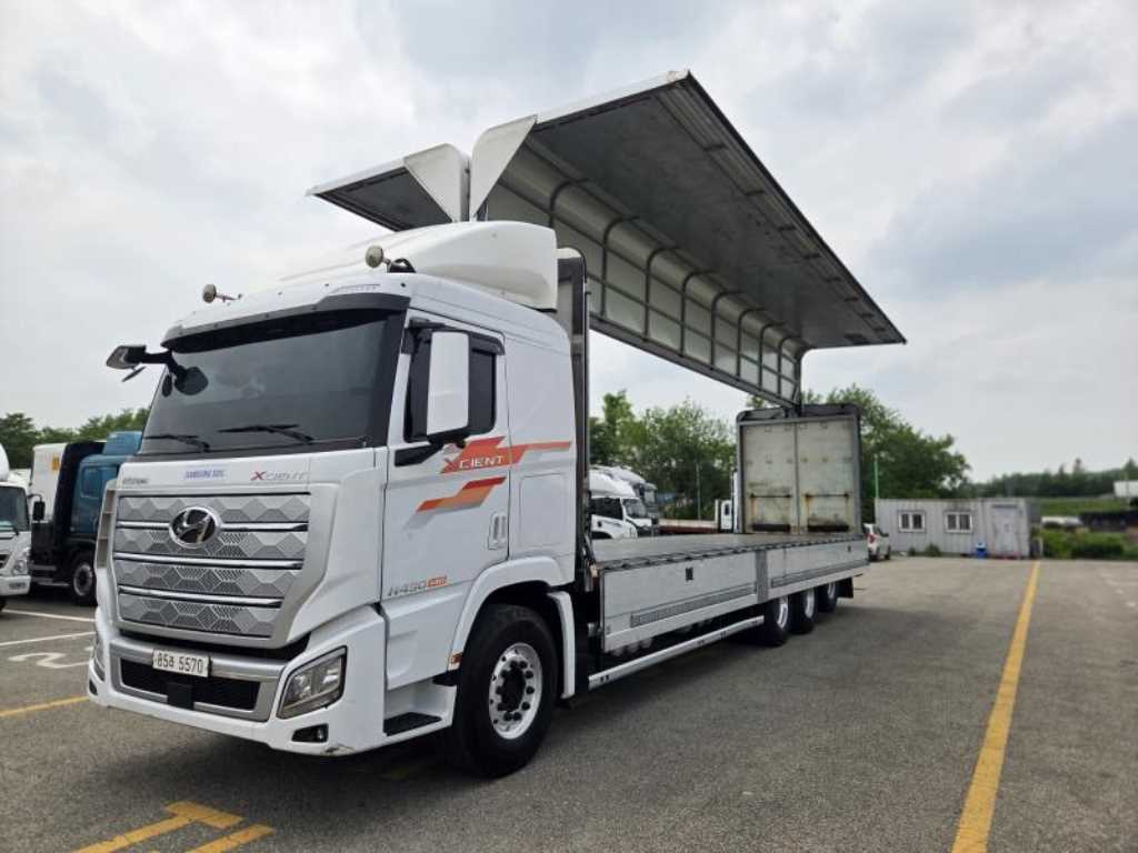 medium and large cargo truck - Vista 5