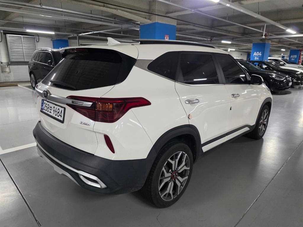 KIA Seltos - Vista 4