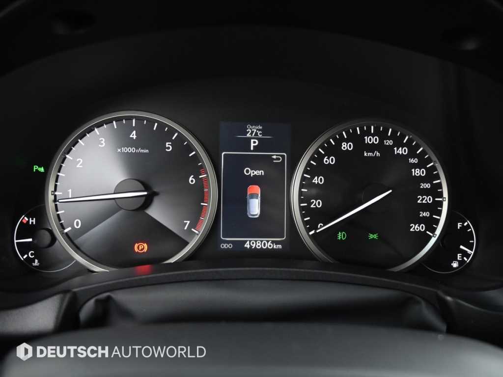 Lexus NX - Vista 8