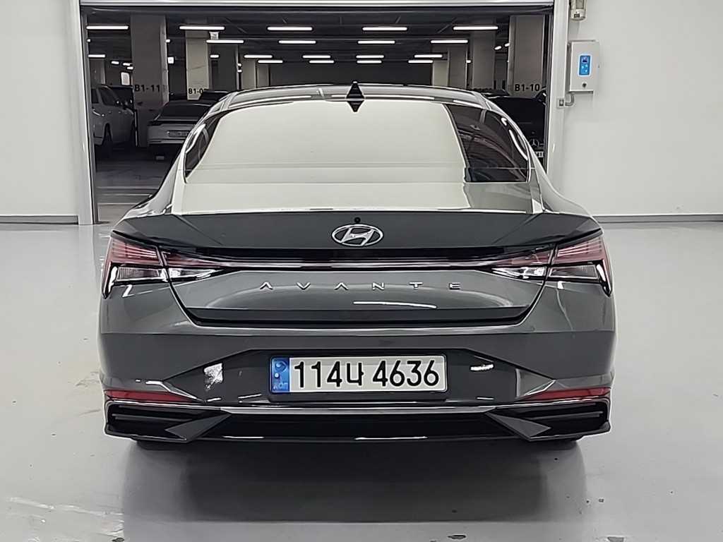 HYUNDAI Avante - Vista 3