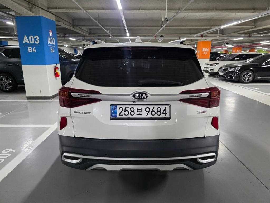 KIA Seltos - Vista 3