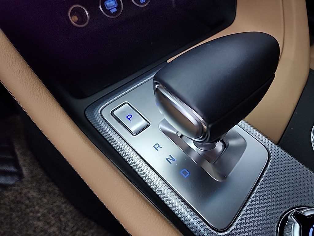 Genesis G70 - Vista 8