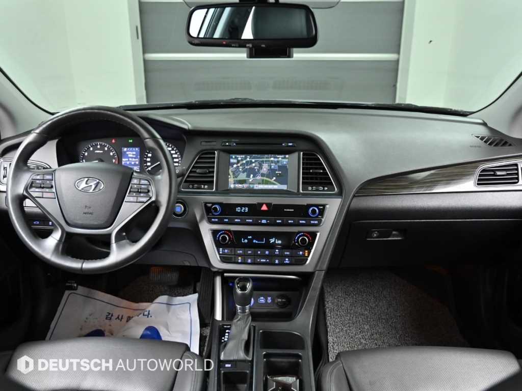 HYUNDAI Sonata - Vista 7