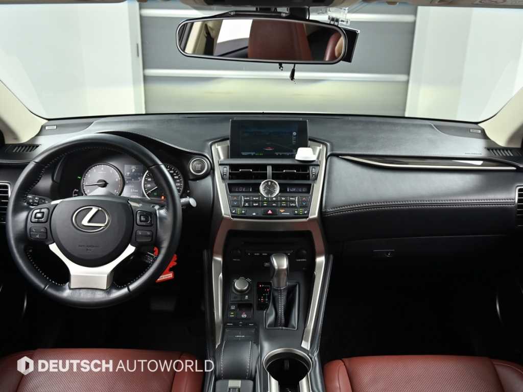 Lexus NX - Vista 7