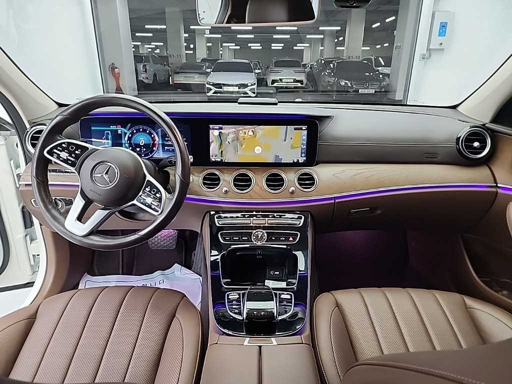 Mercedes Benz E class - Vista 7