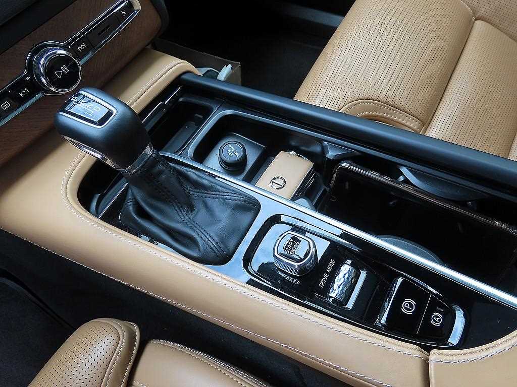 Volvo XC90 - Vista 11