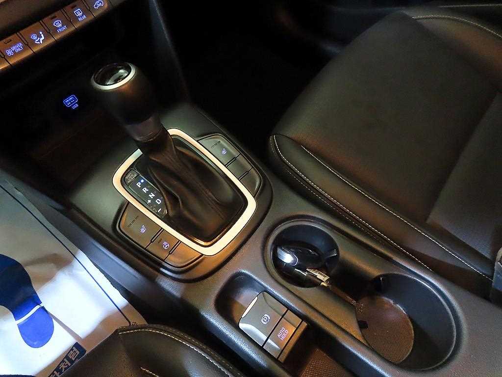 HYUNDAI Kona - Vista 12