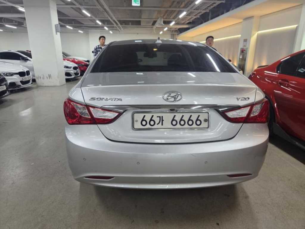 HYUNDAI Sonata - Vista 2