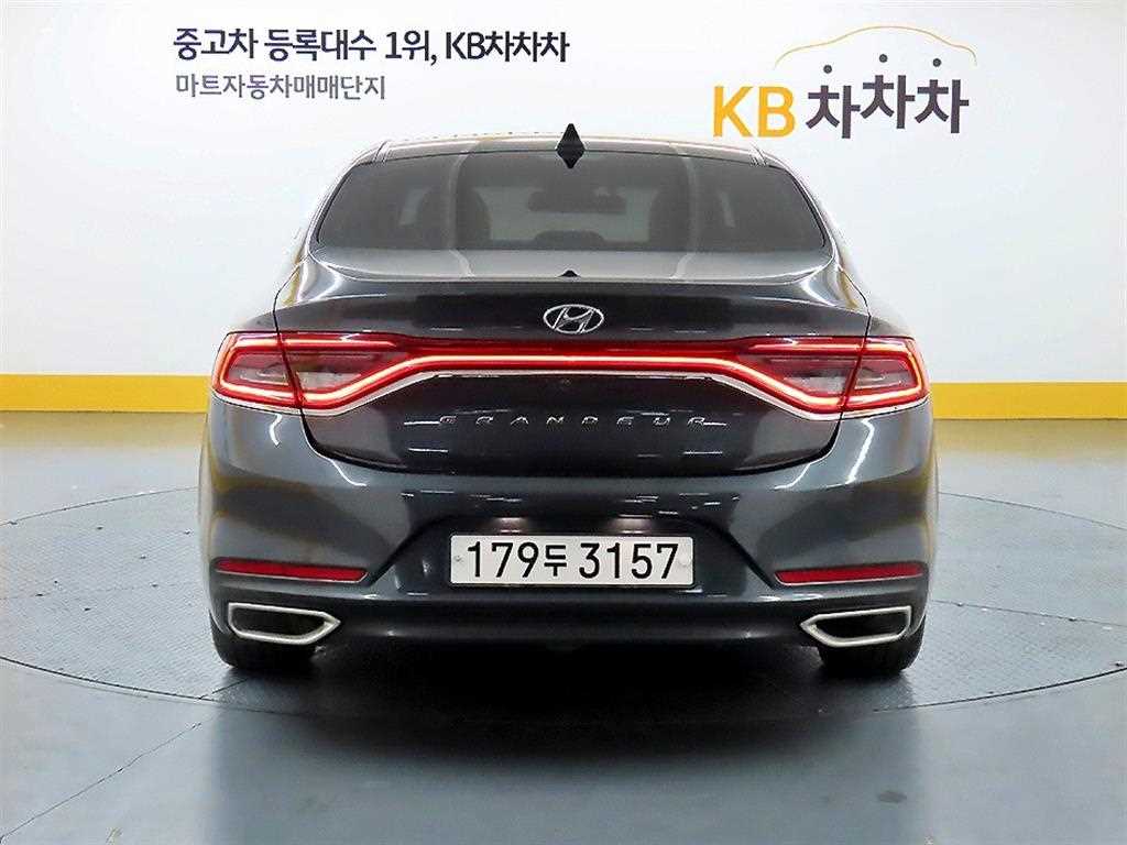 HYUNDAI Grandeur - Vista 3
