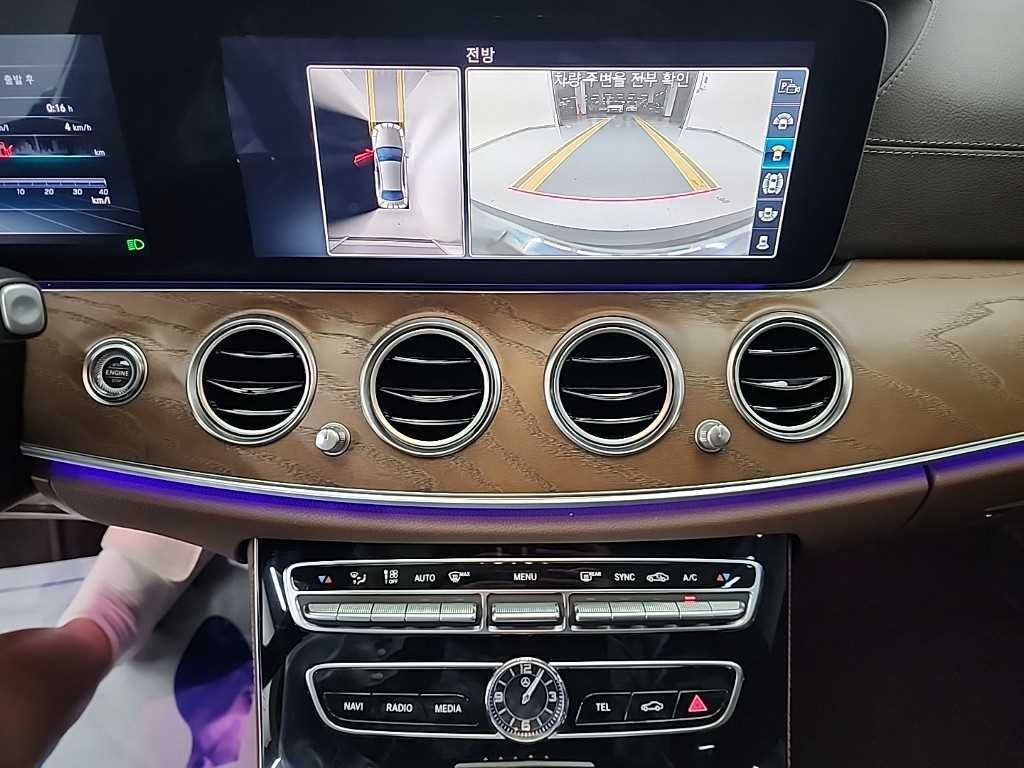 Mercedes Benz E class - Vista 10