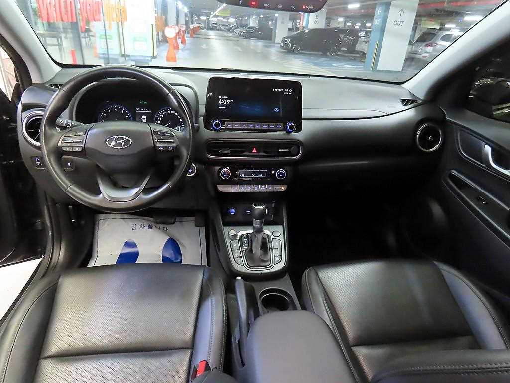 HYUNDAI Kona - Vista 10