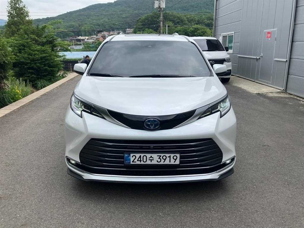 Toyota Siena 2024 Blanco - Importación desde Corea - HF Imports Iquique - Foto 1