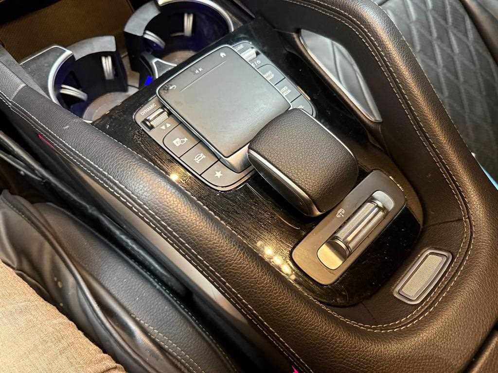 Mercedes Benz GLE Class - Vista 4