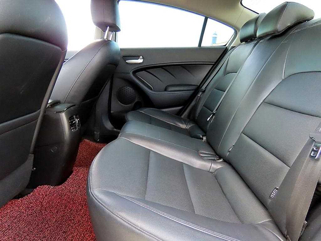 KIA K3 - Vista 6