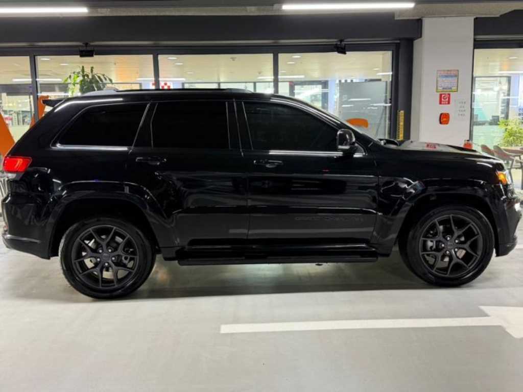 Jeep Cherokee - Vista 3