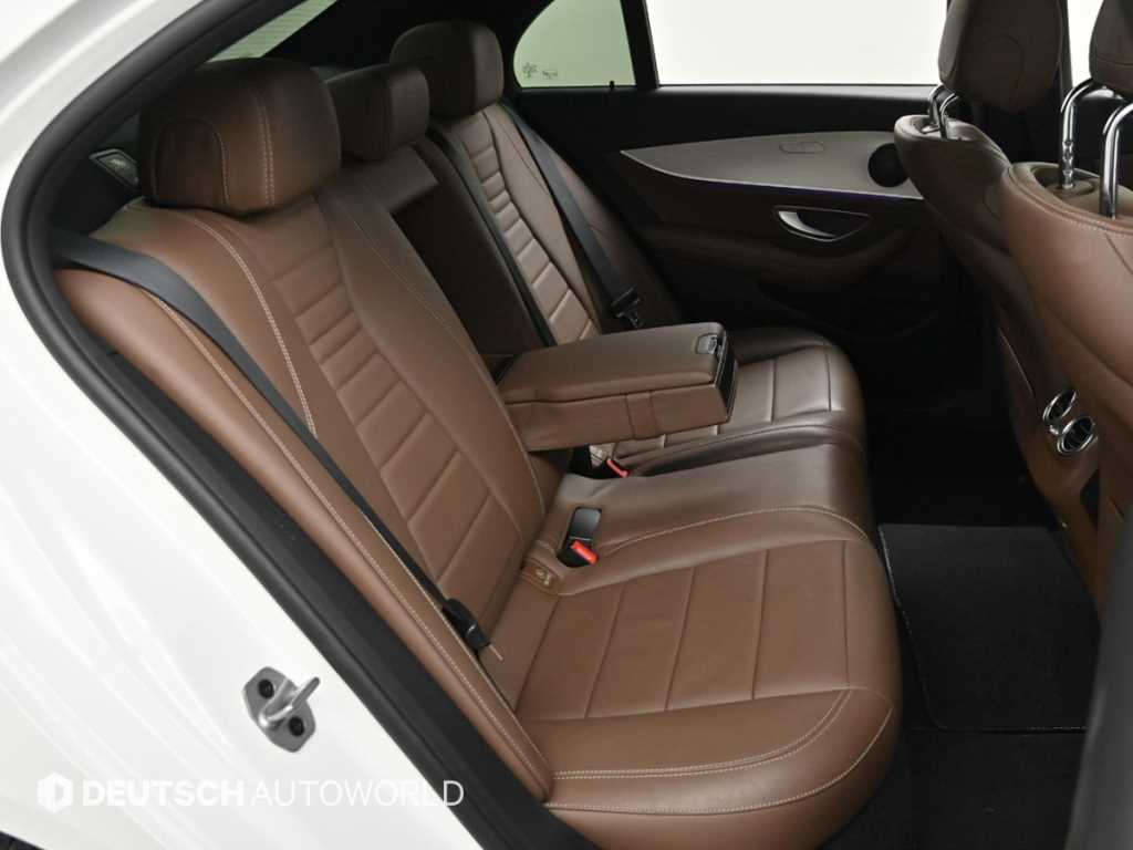 Mercedes Benz E class - Vista 12