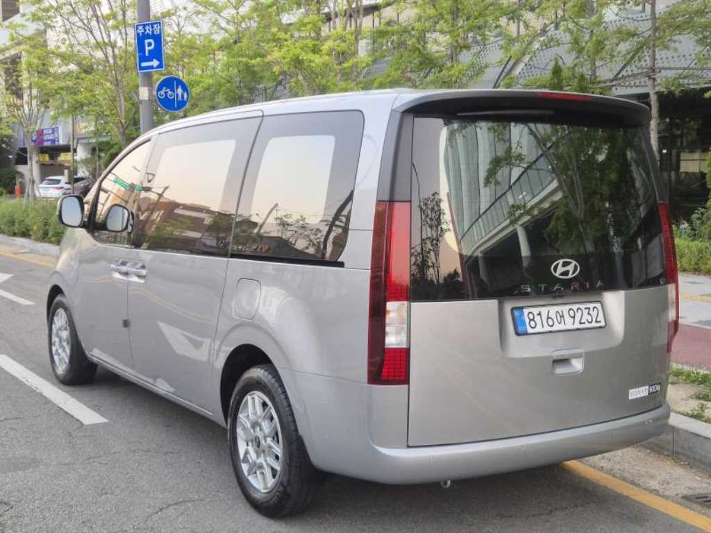 HYUNDAI Staria - Vista 6