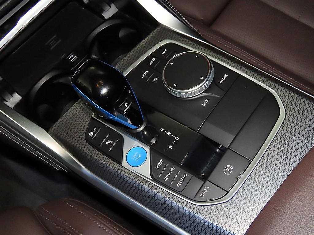 BMW i4 - Vista 11