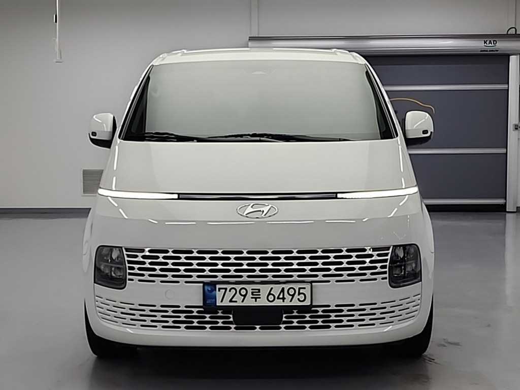 HYUNDAI Staria - Vista 2