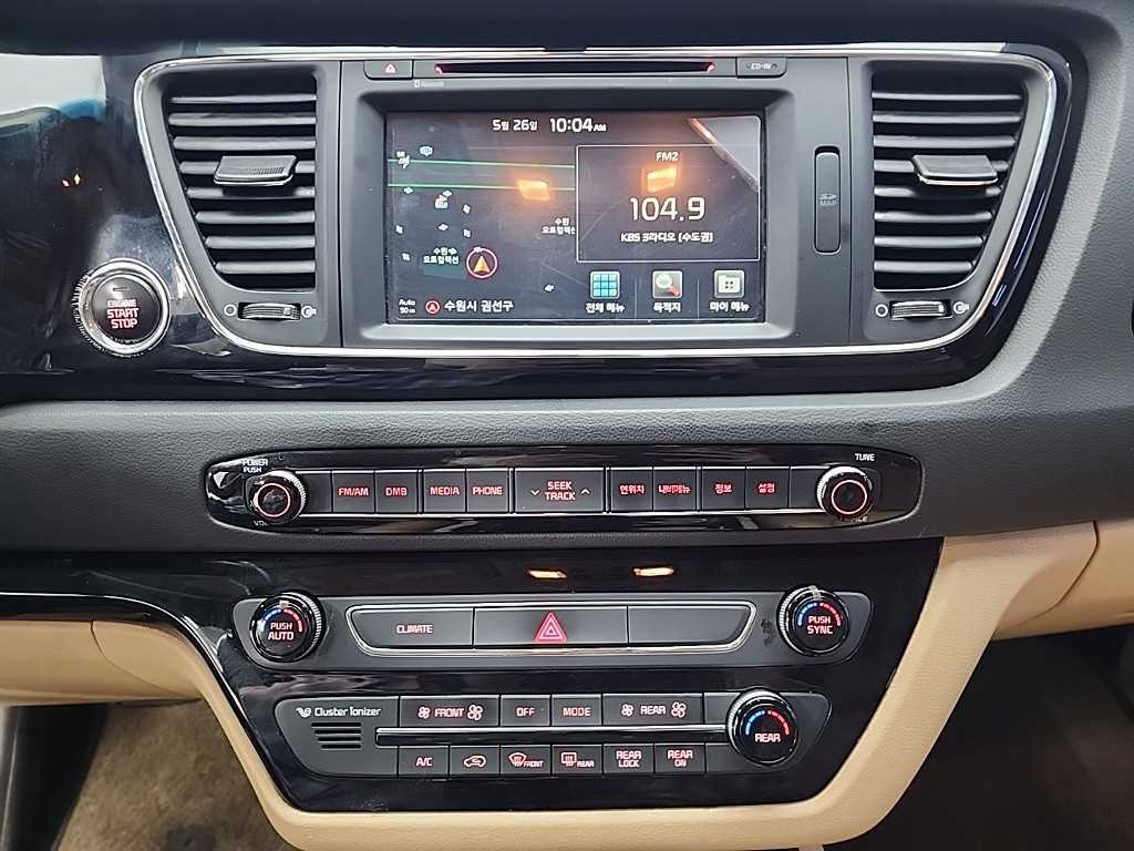 KIA Carnival - Vista 10