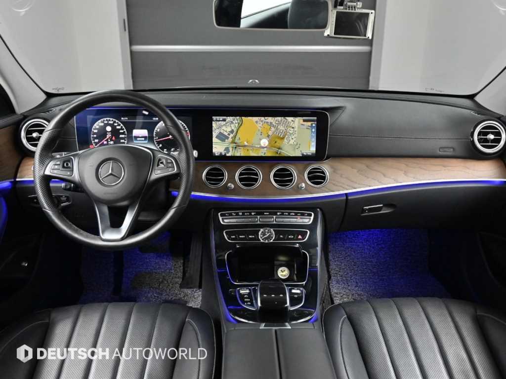 Mercedes Benz E class - Vista 7