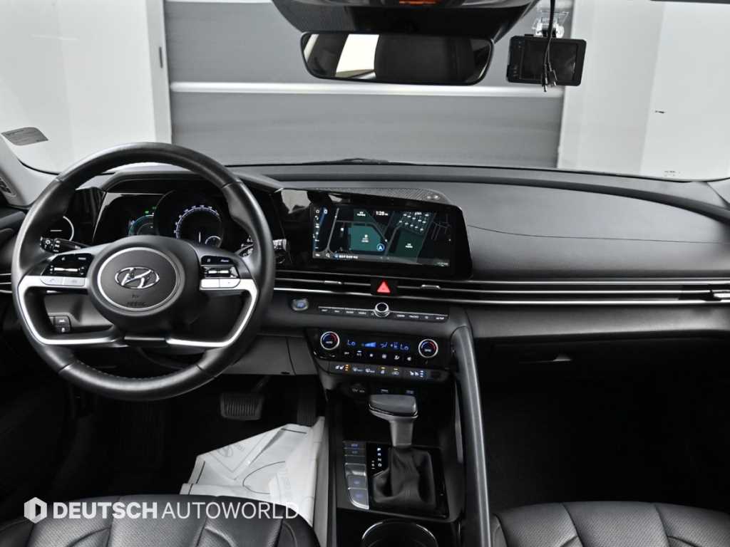 HYUNDAI Avante - Vista 7