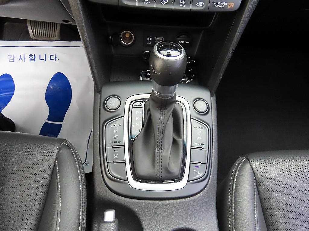HYUNDAI Kona - Vista 11