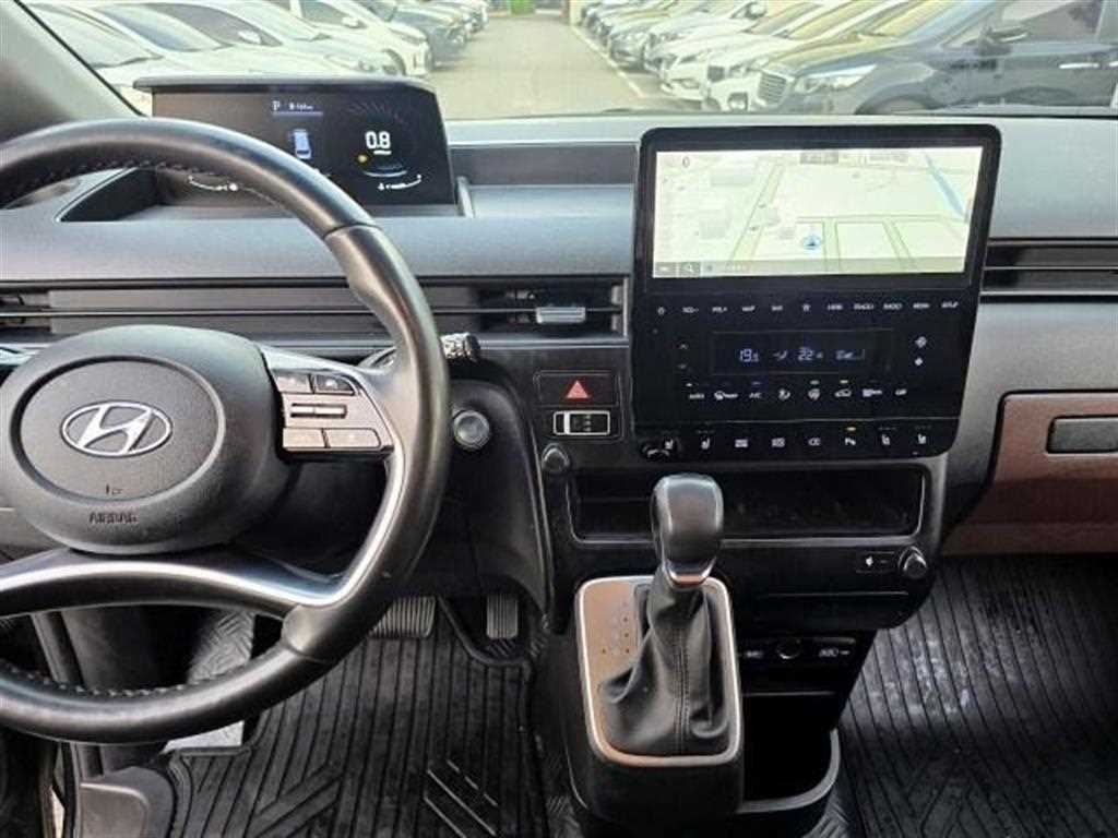 HYUNDAI Staria - Vista 7