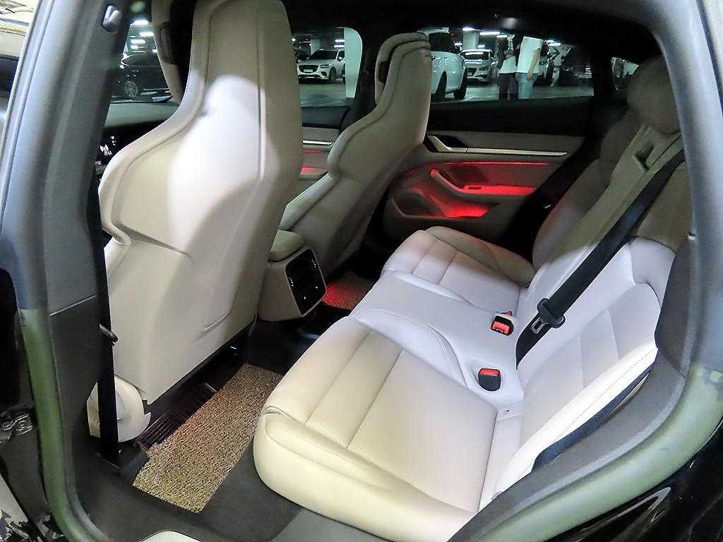 Porsche Taycan - Vista 7