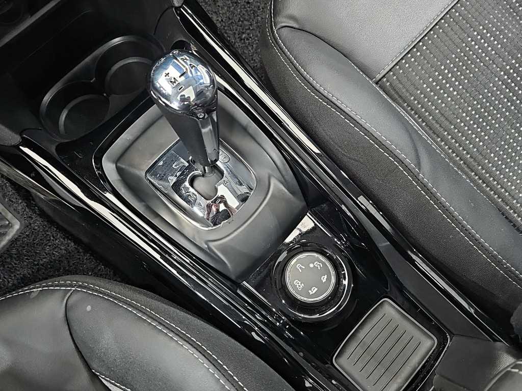 Peugeot 2008 - Vista 8