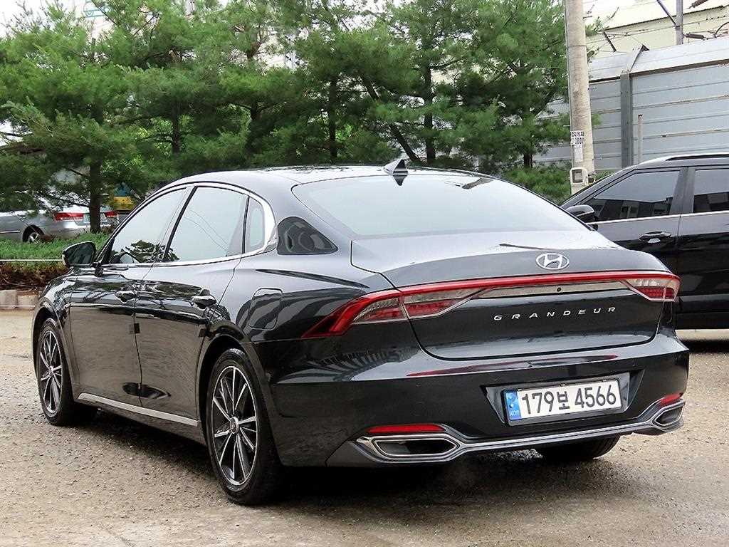 HYUNDAI Grandeur - Vista 3