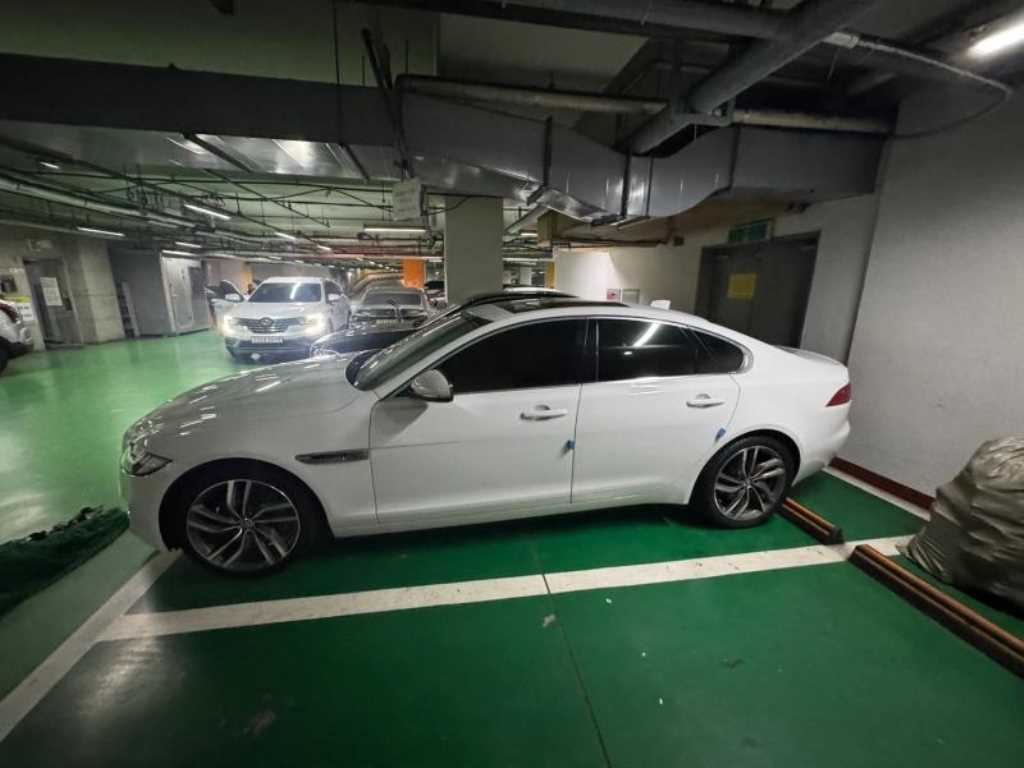 Jaguar XF - Vista 2