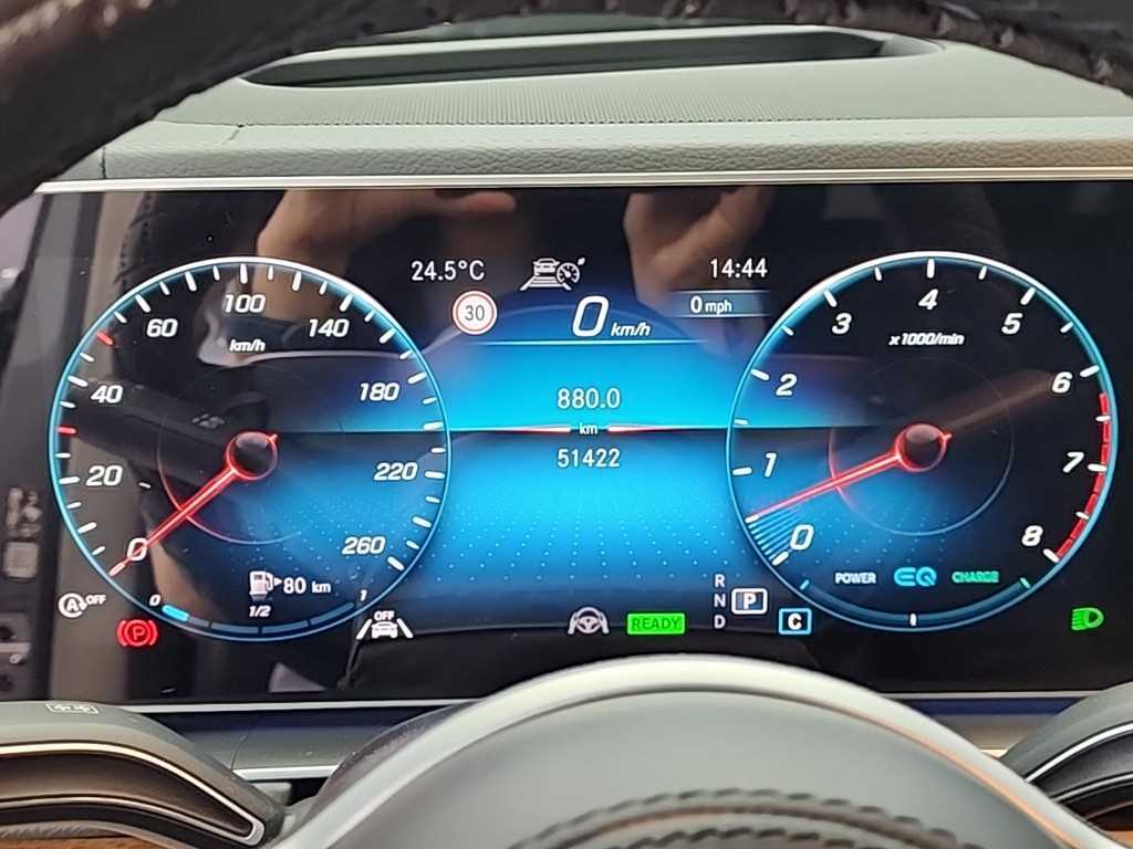 Mercedes Benz GLE Class - Vista 6