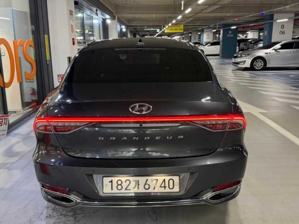 HYUNDAI Grandeur - Vista 5