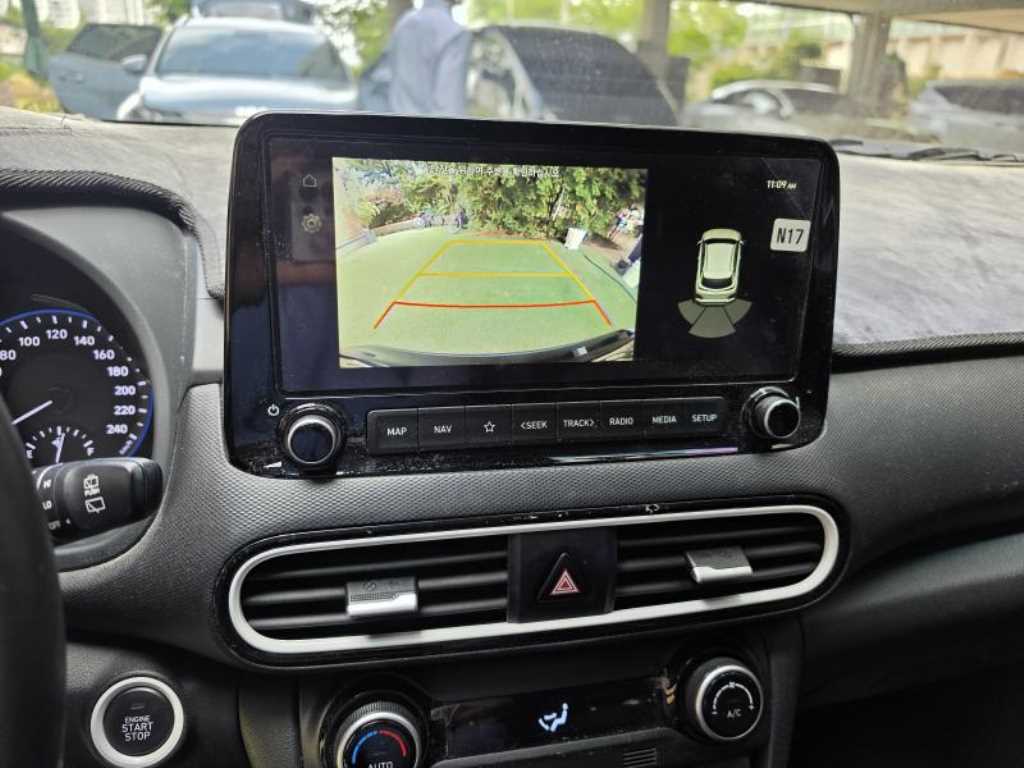 HYUNDAI Kona - Vista 10