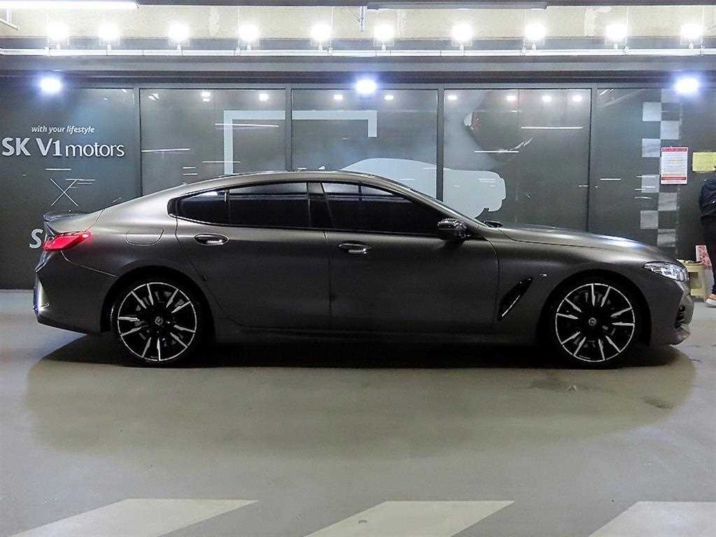 BMW 8 Series - Vista 3