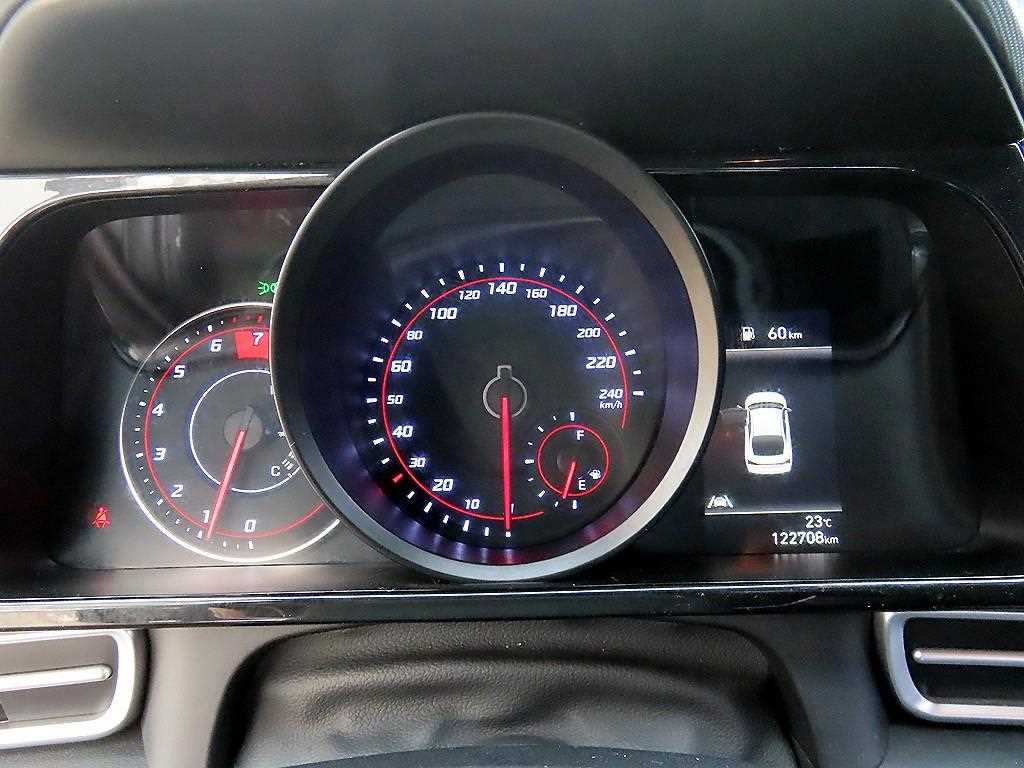 HYUNDAI Avante - Vista 9