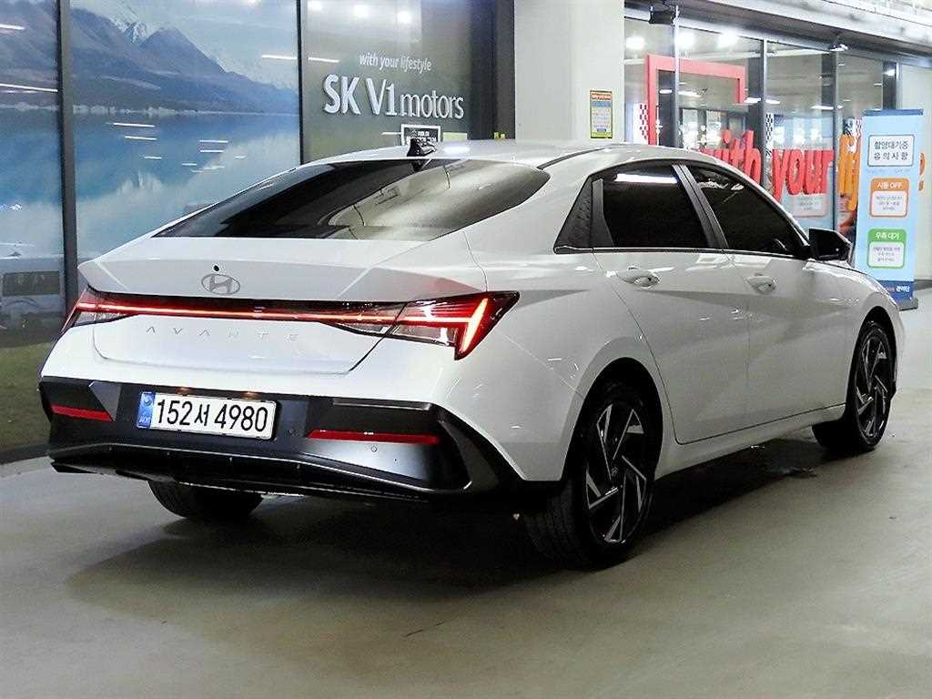 HYUNDAI Avante - Vista 4
