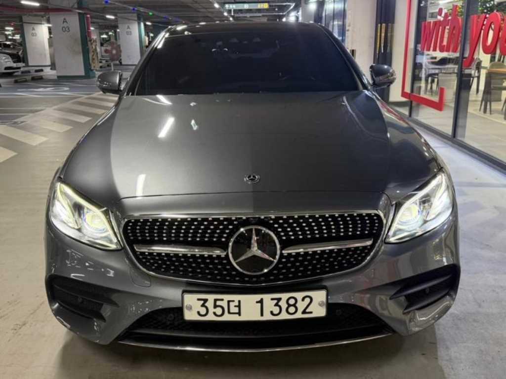 Mercedes Benz E class - Vista 2