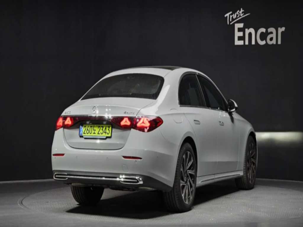 Mercedes Benz E class - Vista 2