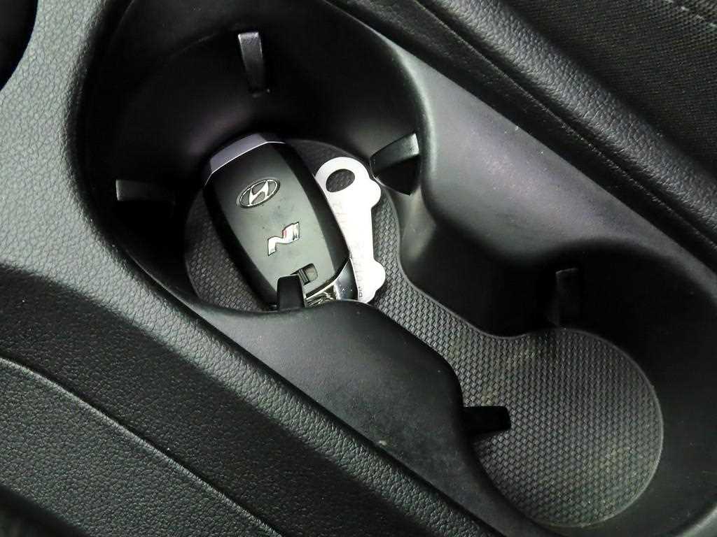 HYUNDAI Veloster - Vista 12