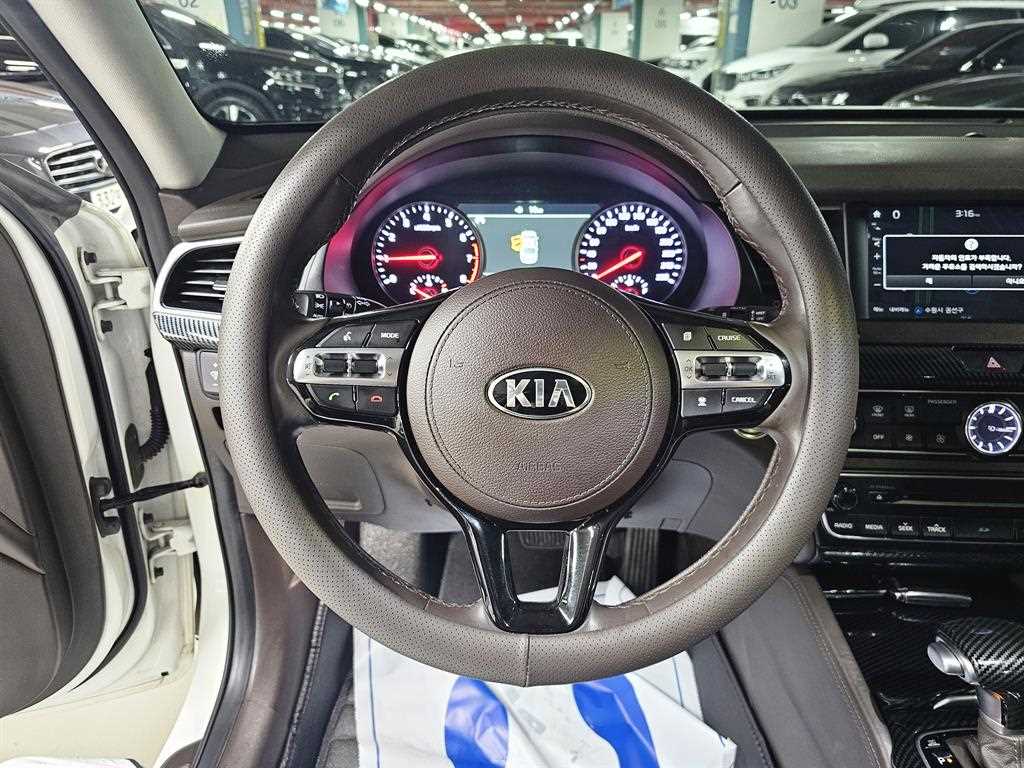 KIA K7 - Vista 10