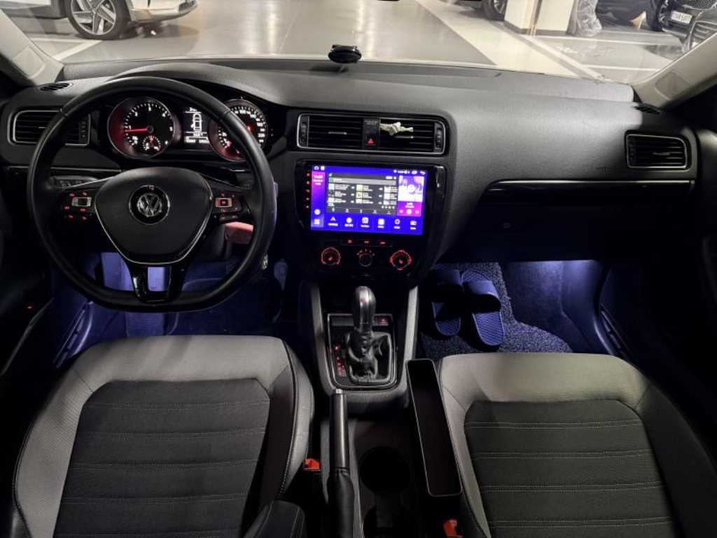 Volkswagen Jetta - Vista 8